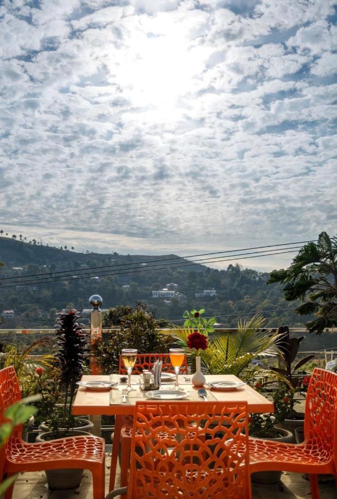 The Walnut Creek Otel Bhīm Tāl Dış mekan fotoğraf